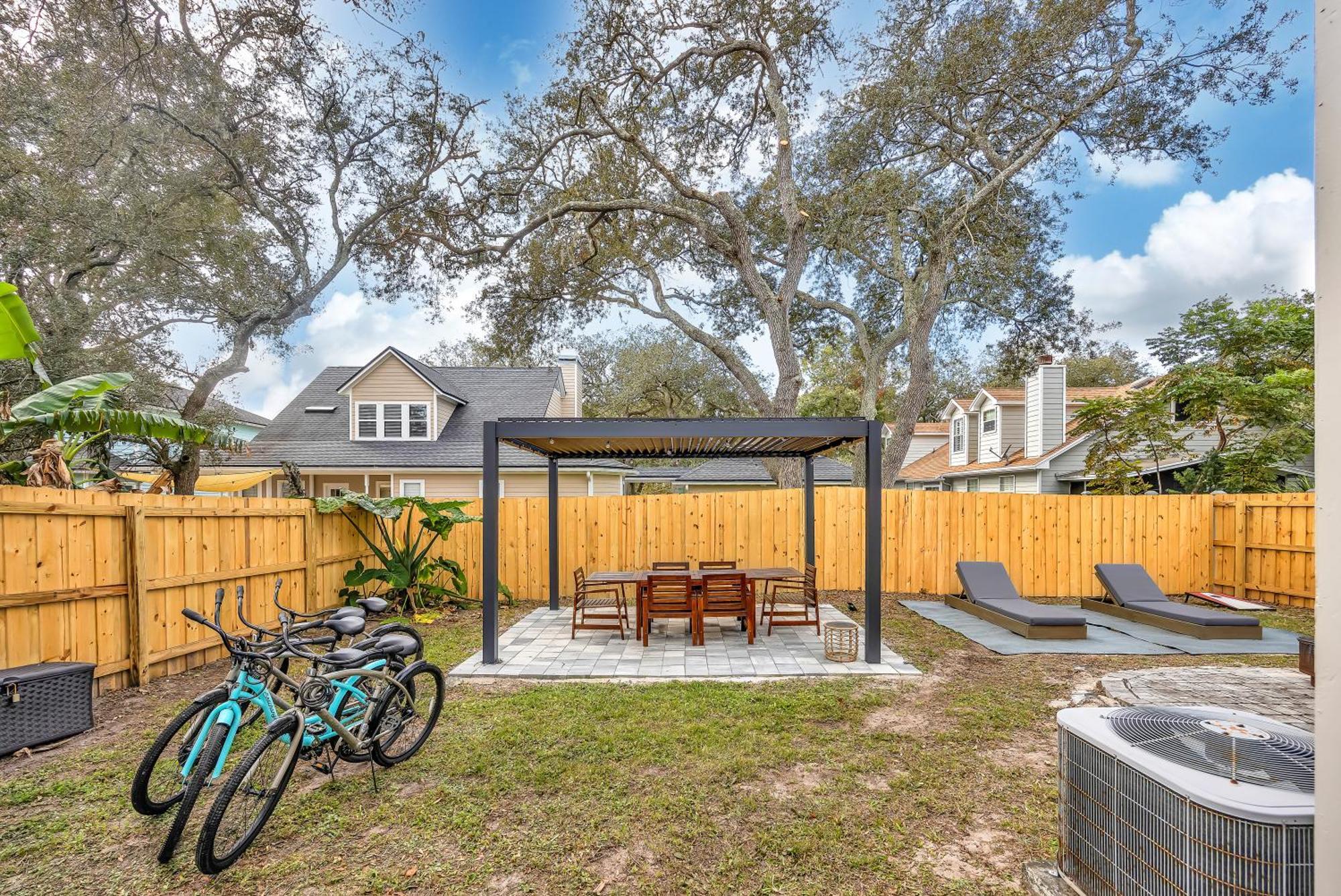 {Hidden Gem} Beach Home Blocks From Ocean +6 Bikes Jacksonville Beach Exterior photo